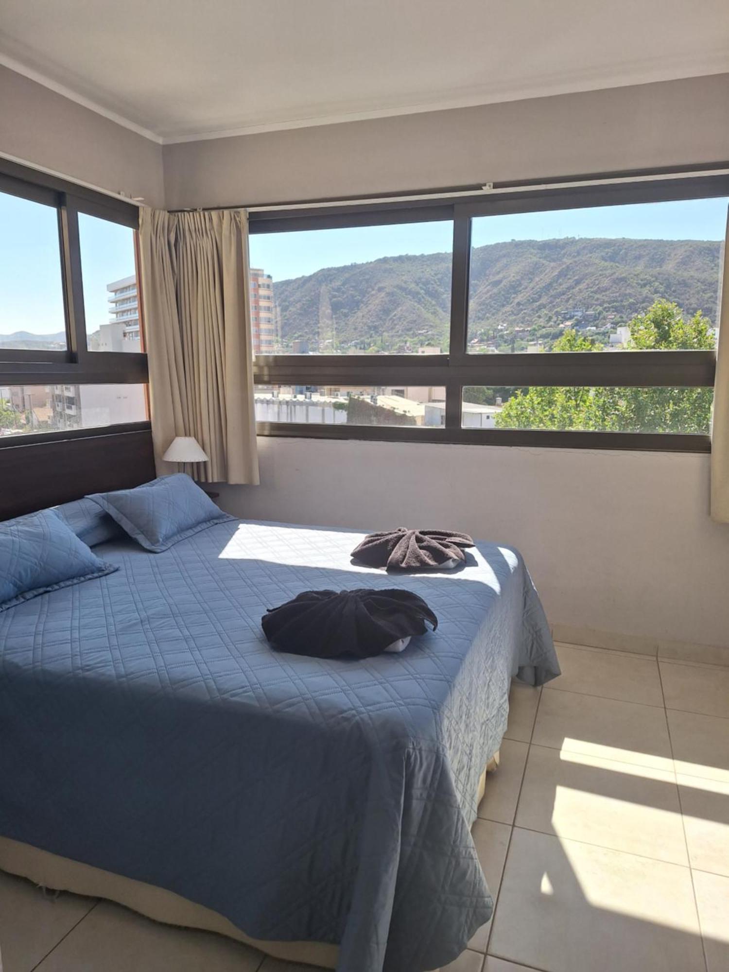 Hotel Hurlingham 维拉卡洛斯帕兹 外观 照片