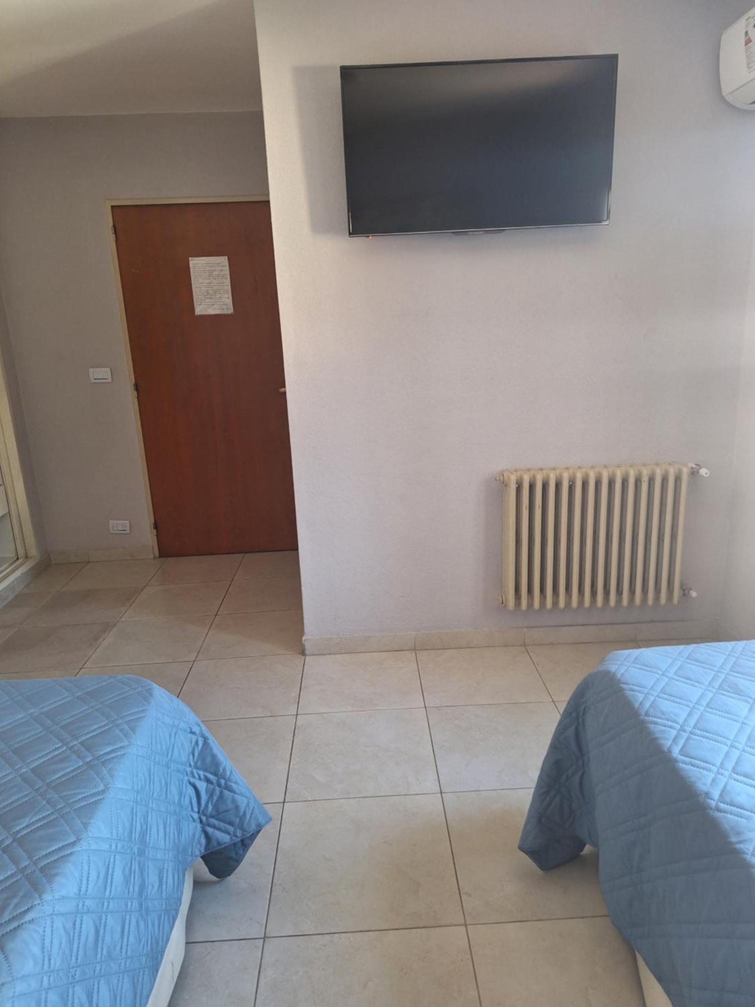 Hotel Hurlingham 维拉卡洛斯帕兹 外观 照片