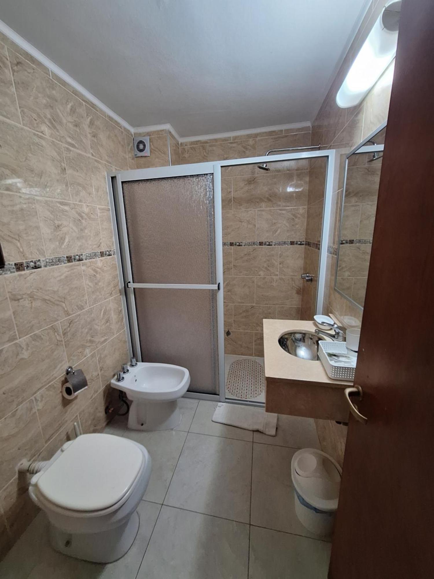 Hotel Hurlingham 维拉卡洛斯帕兹 外观 照片