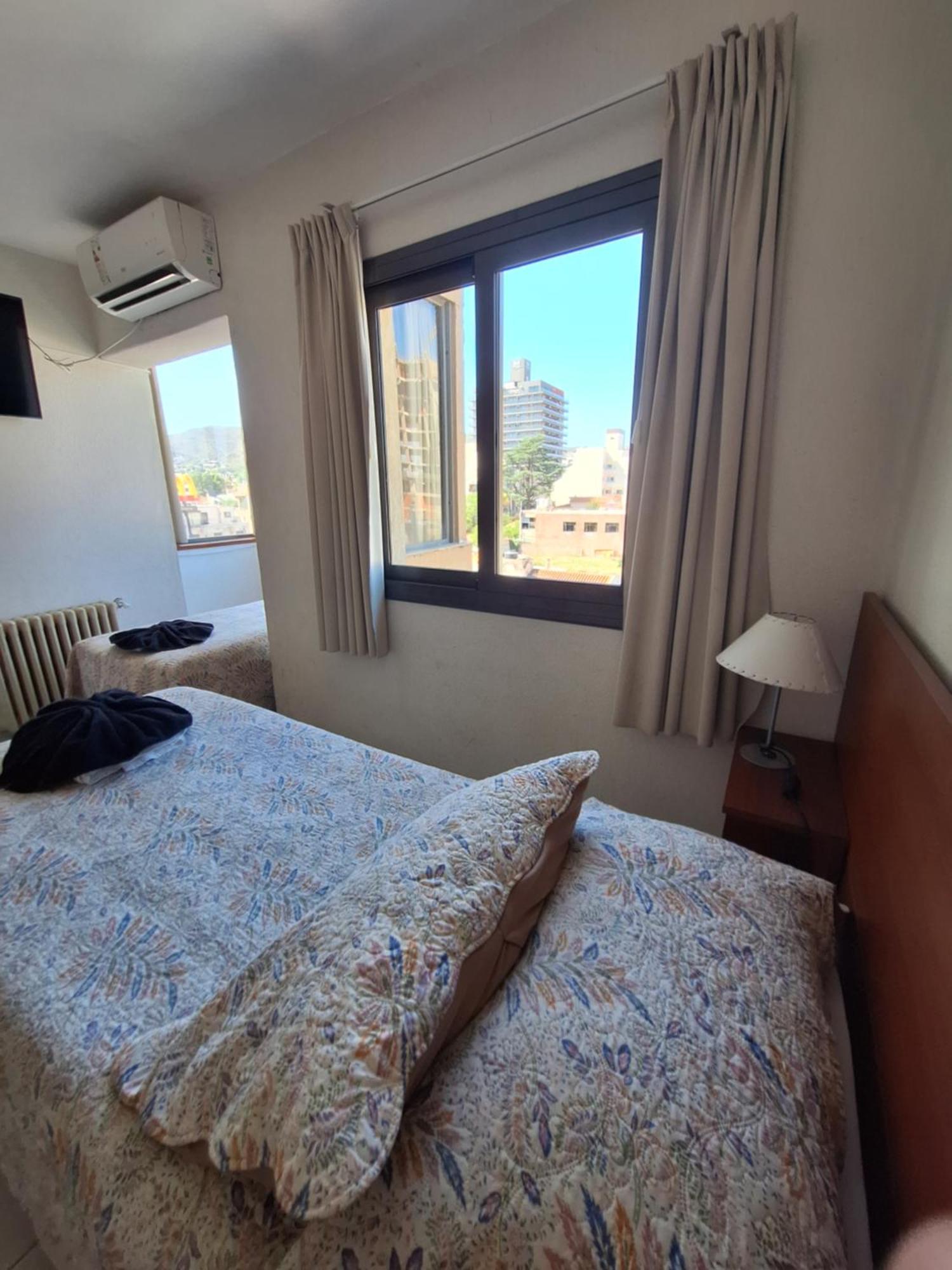Hotel Hurlingham 维拉卡洛斯帕兹 外观 照片