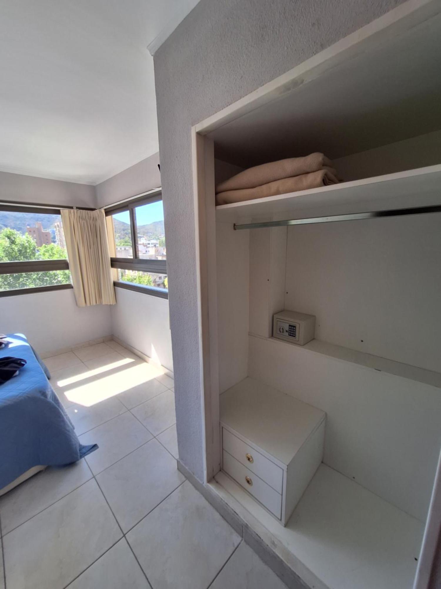 Hotel Hurlingham 维拉卡洛斯帕兹 外观 照片