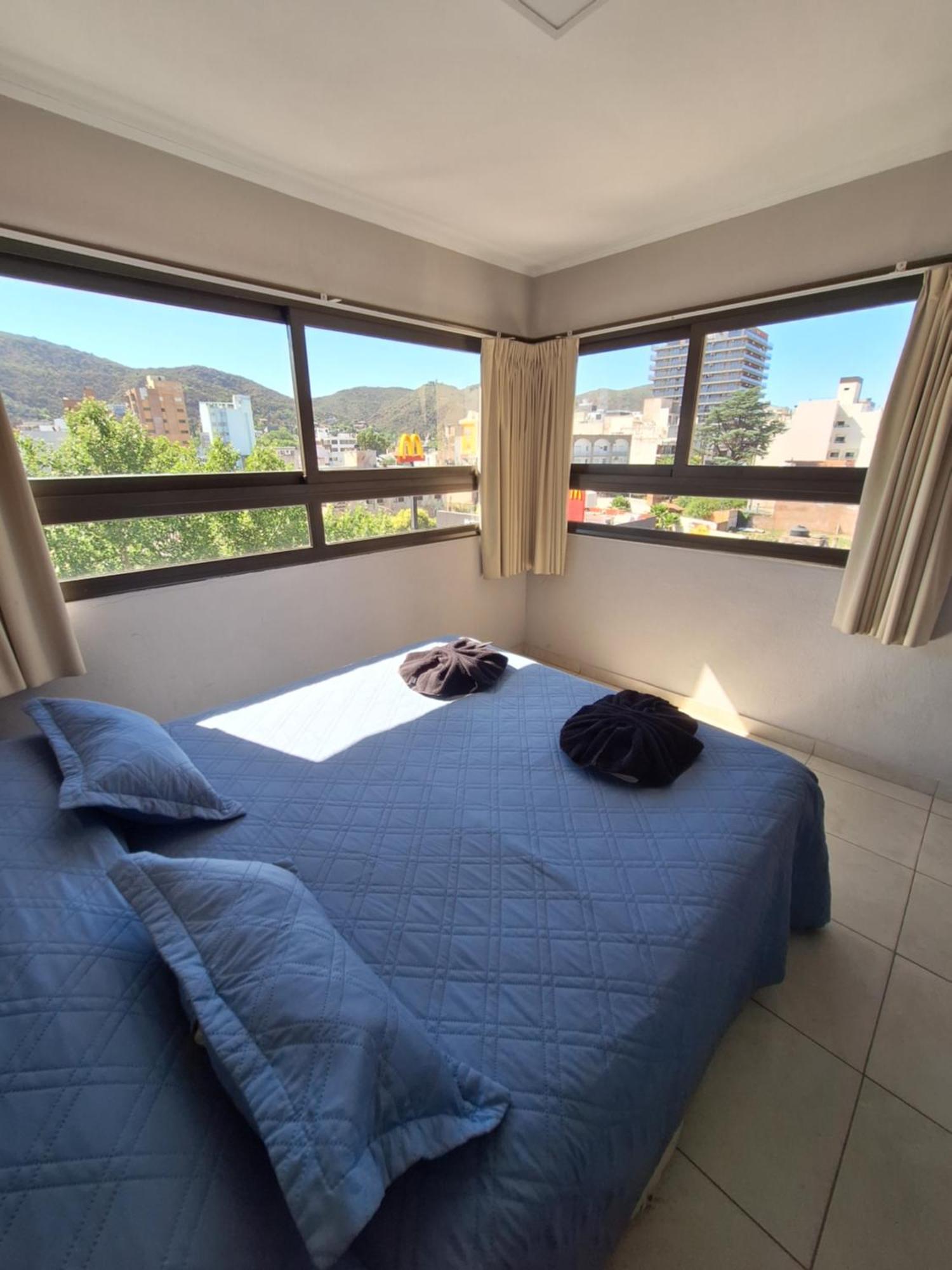 Hotel Hurlingham 维拉卡洛斯帕兹 外观 照片