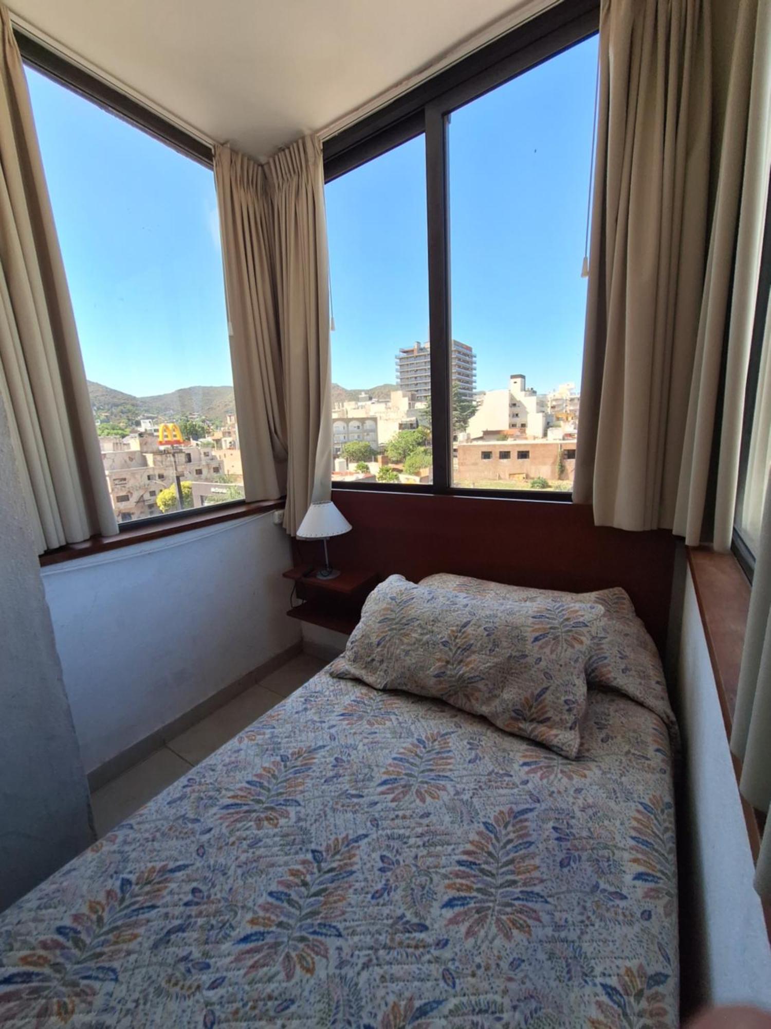 Hotel Hurlingham 维拉卡洛斯帕兹 外观 照片
